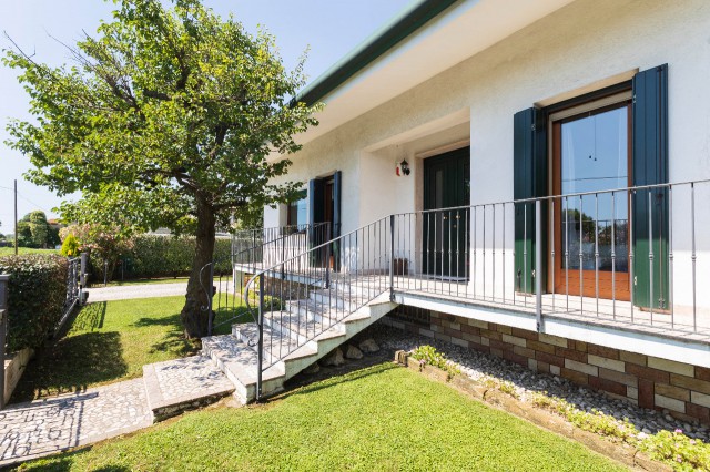 Casa Singola in Vendita a 1